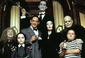 La familia Addams, película de comedia de terror de 1991 basada en la serie de 1964.